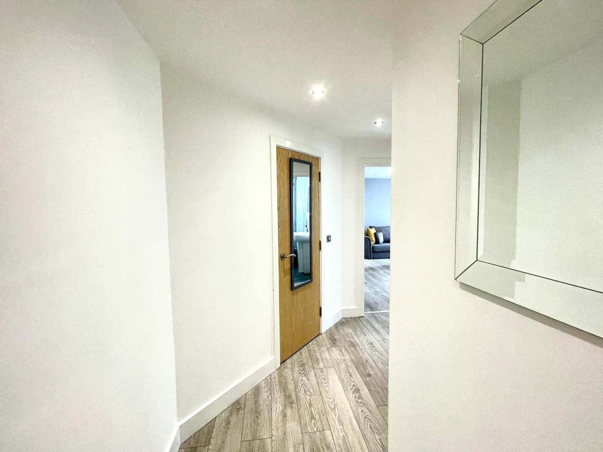 Rnm - Business Professionals Stay, Walsall City Centre, 2 Bedroom With Ensuite And Bathroom, Entire Place, Kitchen & Washroom With Amenities, Smart Tv, Easy Access, Fast Wifi, Parking Nearby, Great Transport Links ウォールソール エクステリア 写真
